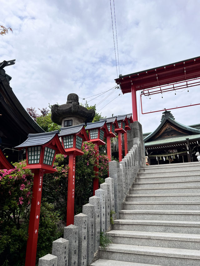 📍三光稲荷神社｜戀愛運與美照兼得的紅色奇蹟⛩️❤️