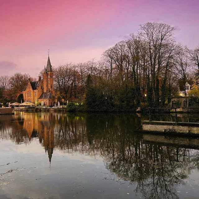 Lake of Love at Dusk: Bruges' Most Romantic Summer Evening
