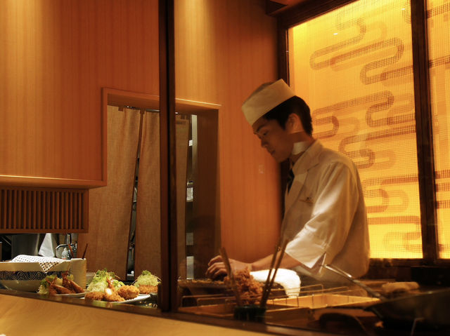 🍽️ Crispy Tonkatsu Comfort at Katsusen, Haneda Airport