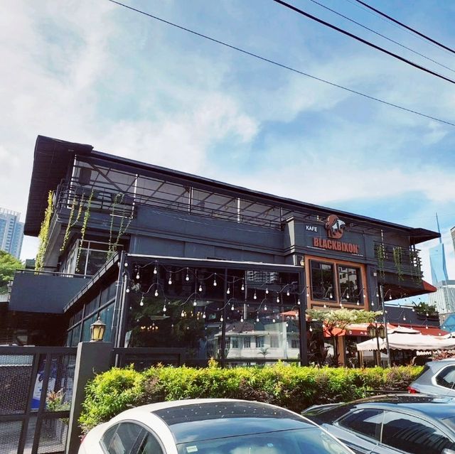 Black bixon cafe