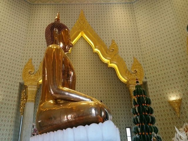 สักการะ..หลวงพ่อทองคำ วัดไตรมิตร
