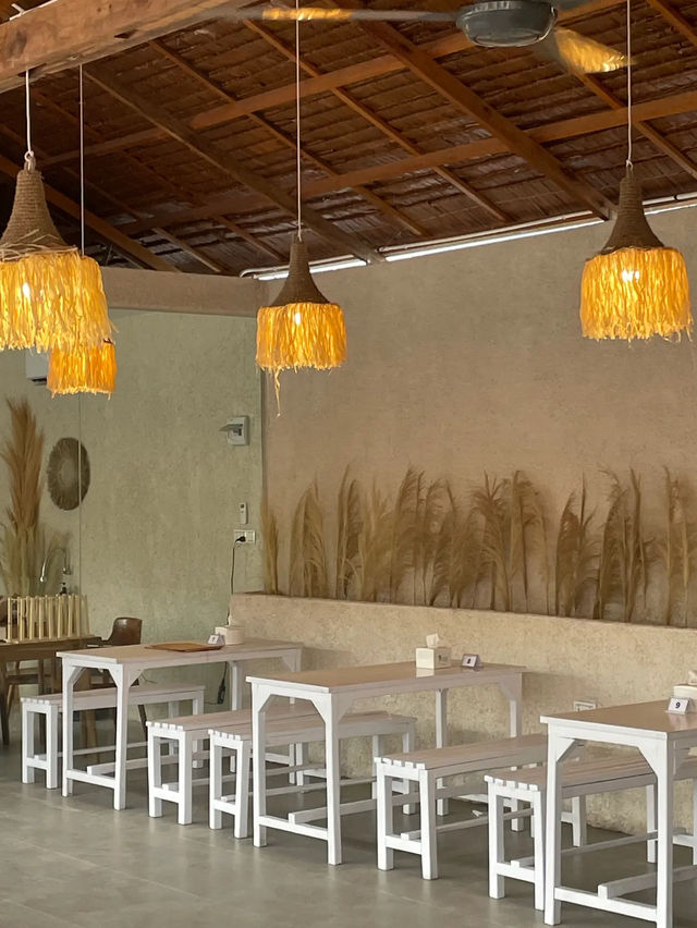 Malibu Bar and Cafe: Batam’s Tropical and Beach Flavor Playground