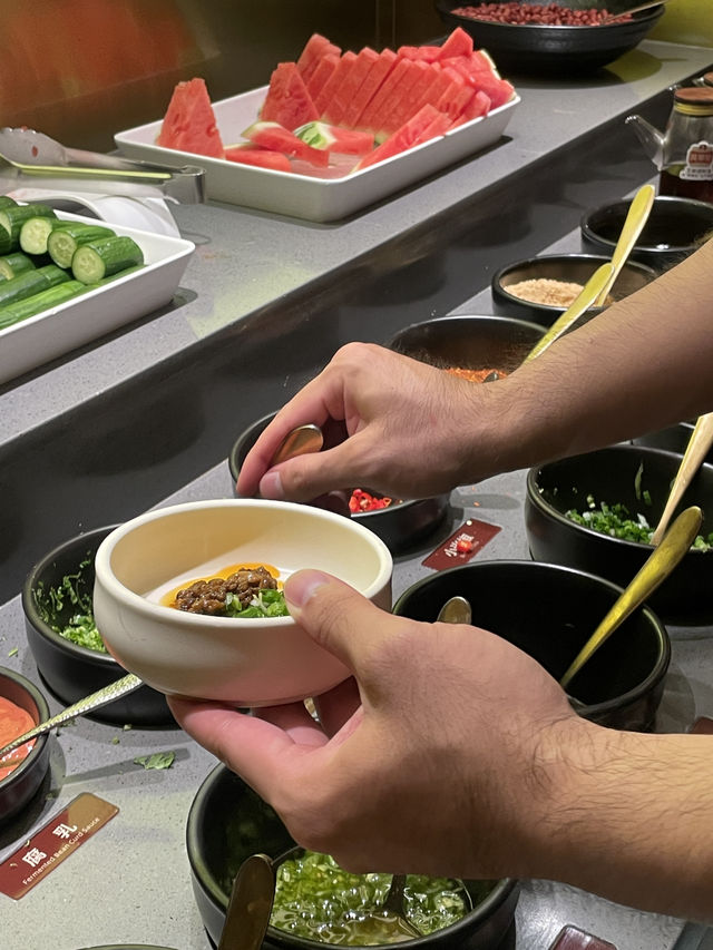 中国人の友達に火鍋食べたいって言ったらここだけは行けって言われた火鍋屋"巴奴毛肚火锅(上海人广来福士店)"🇨🇳 中国人の友達に火鍋食べたいって言ったらここだけは行けって言われた火鍋屋"巴奴毛肚火锅(上海人广来福士店)"🇨🇳