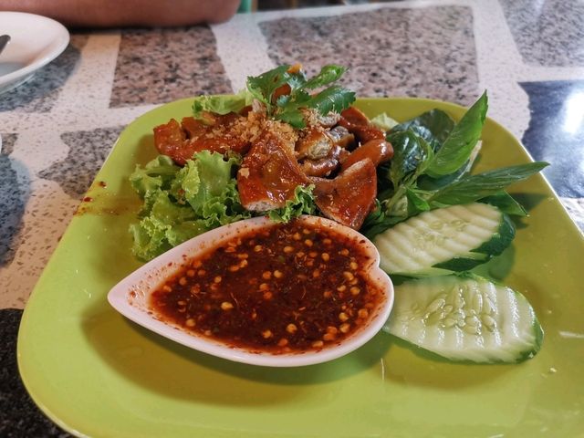 ส้มตำสะพานปลาขลุง