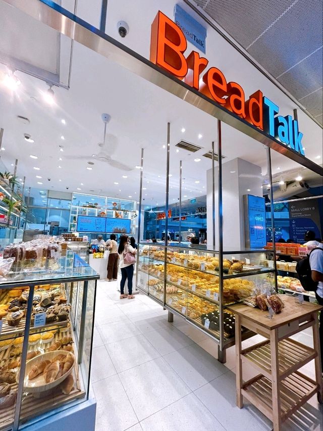 BreadTalk at Westgate: Tasty Buns and Easy Snacks