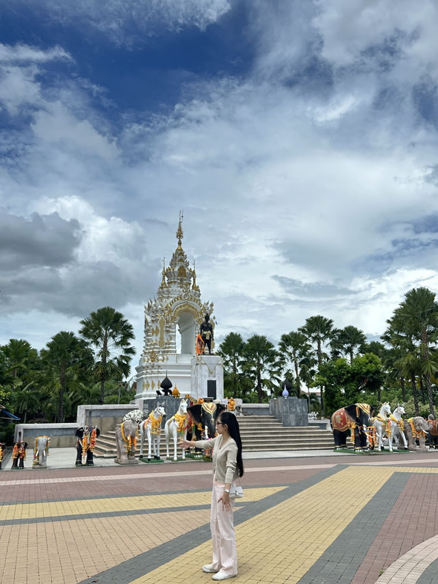 สักการะ •อนุสาวรีย์พ่อขุนงำเมือง• เจ้าเมืองพะเยา 