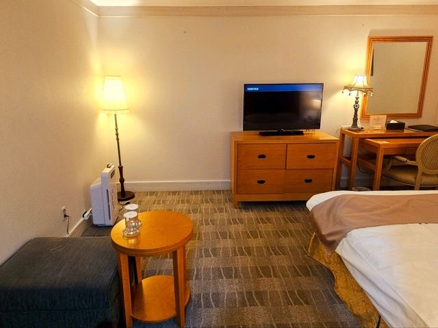 This wedding hall hotel really serves up to its quality