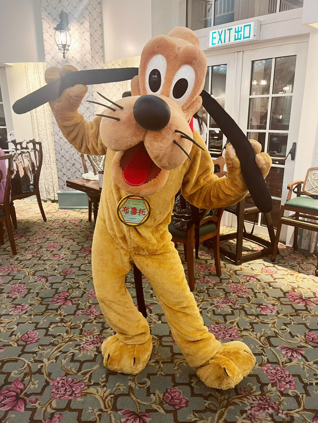 【香港ディズニー公式ホテル】キャラグリビュッフェ★エンチャンテッド・ガーデン・レストラン