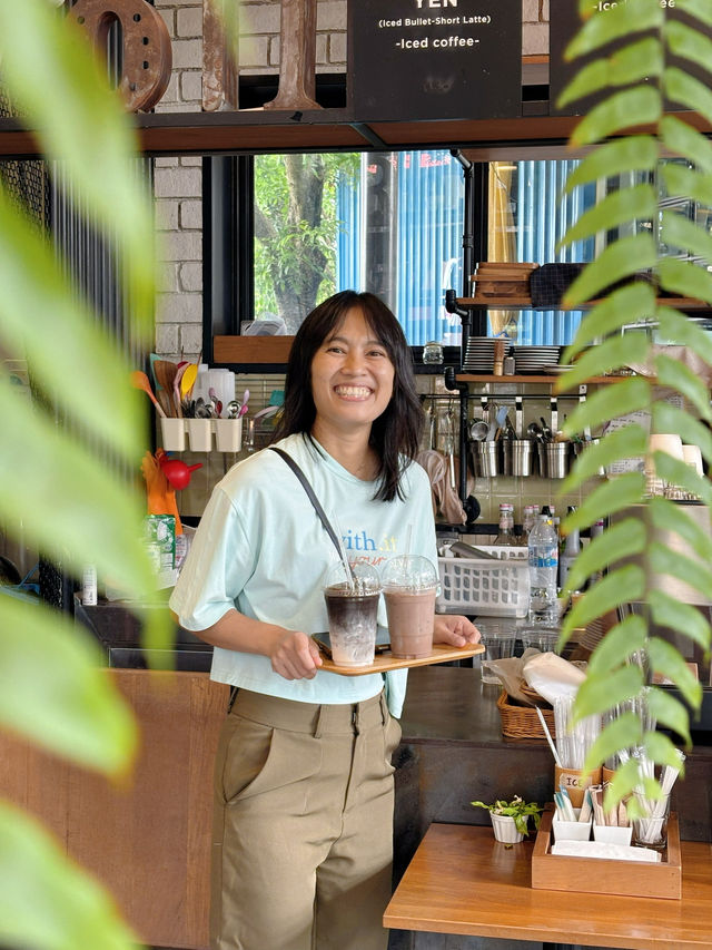 Rest & Roll คาเฟ่สวยๆในปั๊ม ก่อนเข้าเมืองแปดริ้ว