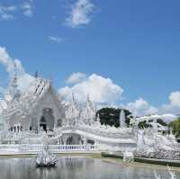 ✨🏯 *Wat Rong Khun: The Surreal White Temple of Chiang Rai* 🕊️🎨