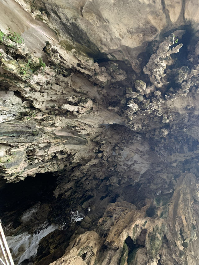 🕉️ Batu Caves: A Stairway to Color and Spirit