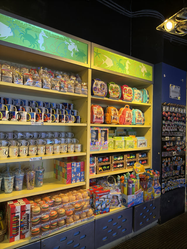 Don’t Skip the Souvenir Store at Aquaria KLCC 🐠🎁