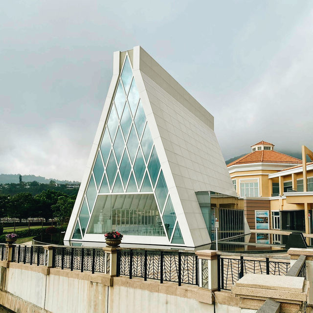 Auberge Discovery Bay in Hong Kong