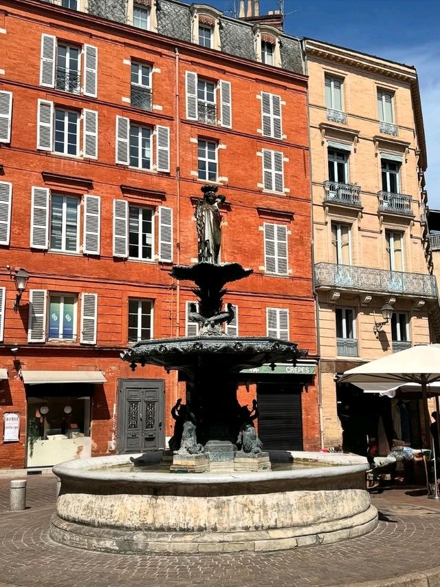 🌸🎨 Toulouse: The Pink City with a Soulful Southern Charm 🌸🎨 Toulouse: The Pink City with a Soulful Southern Charm