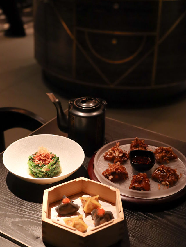 精緻高級點心令人驚嘆,味覺視覺雙重享受✨ 夜麻麻想食點心,又想靜靜地同閨蜜傾吓心事 就選咗呢間走高級優雅路線嘅餐廳 裝橫高級優雅,喜歡座位與座位之間有距離 傾心事一流 每款點心都見到大廚嘅巧手用心。豆 精緻高級點心令人驚嘆,味覺視覺雙重享受✨ 夜麻麻想食點心,又想靜靜地同閨蜜傾吓心事 就選咗呢間走高級優雅路線嘅餐廳 裝橫高級優雅,喜歡座位與座位之間有距離 傾心事一流 每款點心都見到大廚嘅巧手用心。豆