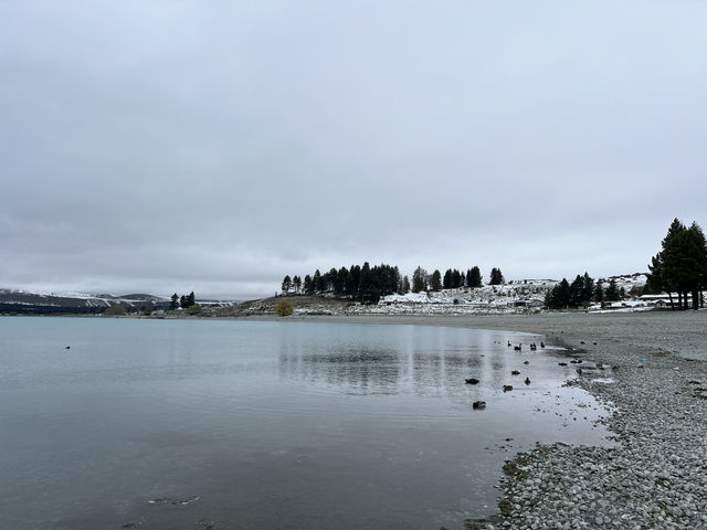     《靜謐的隱世之地：Isolation Bay》 🏞️🌊 