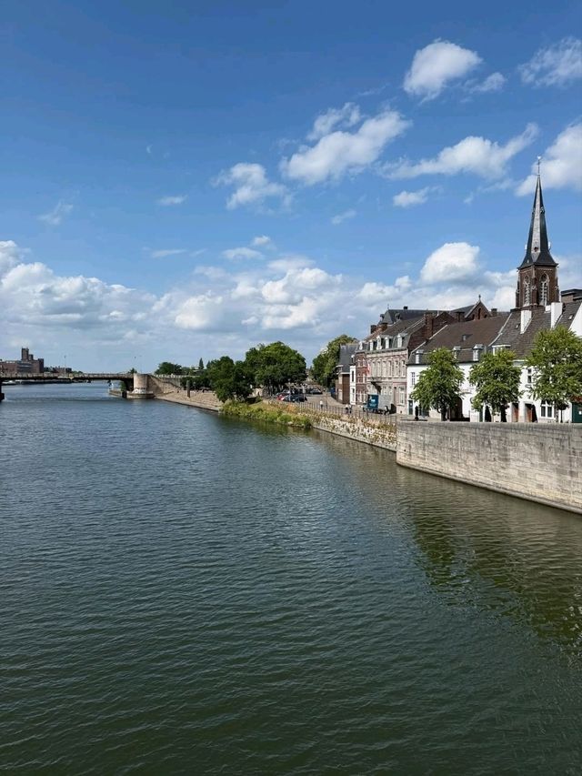 Exploring Sint-Martinuskerk in Maastricht
