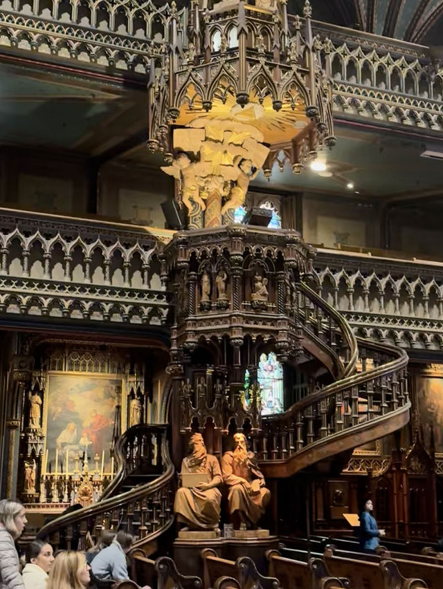 モントリオール🇨🇦 モントリオール・ノートルダム聖堂 ⛪️