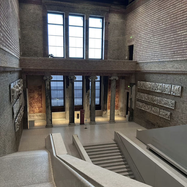 Neues Museum – Layers of History on Museum Island Neues Museum – Layers of History on Museum Island