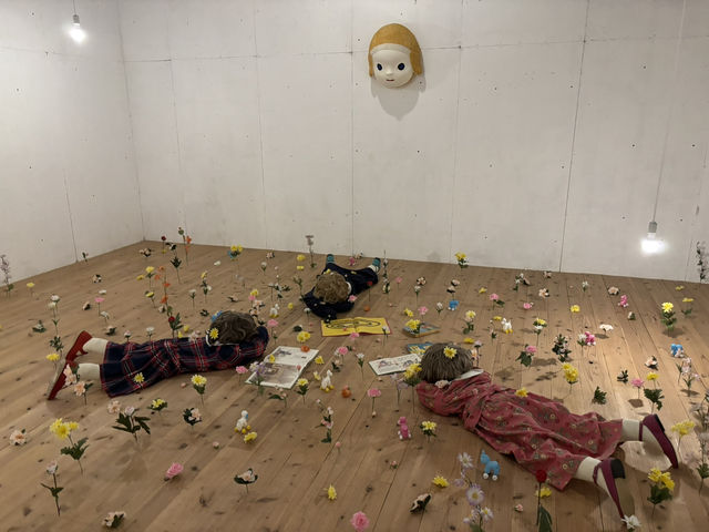 青森縣立美術館🎨 白色迷宮中的藝術殿堂