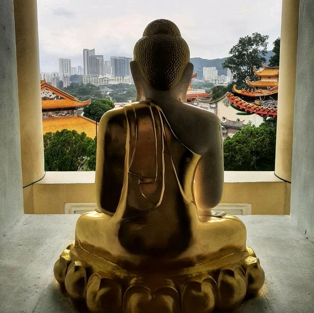 ไหว้พระ ณ วัดพระราม 6 ที่เกาะปีนัง