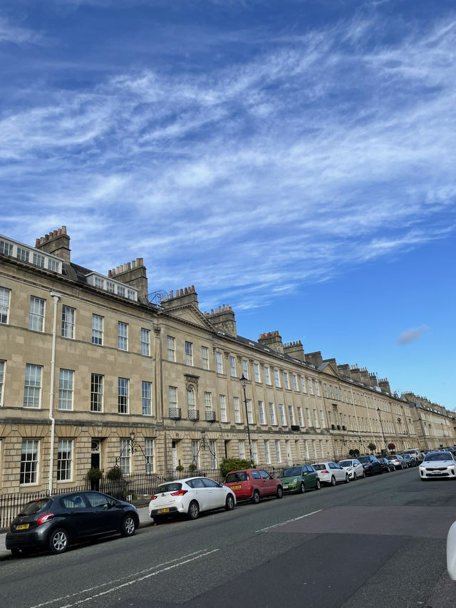 🏛️🌿 The Royal Crescent สถาปัตยกรรมโค้งสุดคลาสสิก