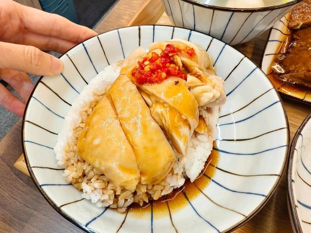 新莊美食，幸福雞肉飯