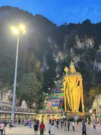 夜に訪れる静寂の聖地｜Batu Caves（バトゥ洞窟）