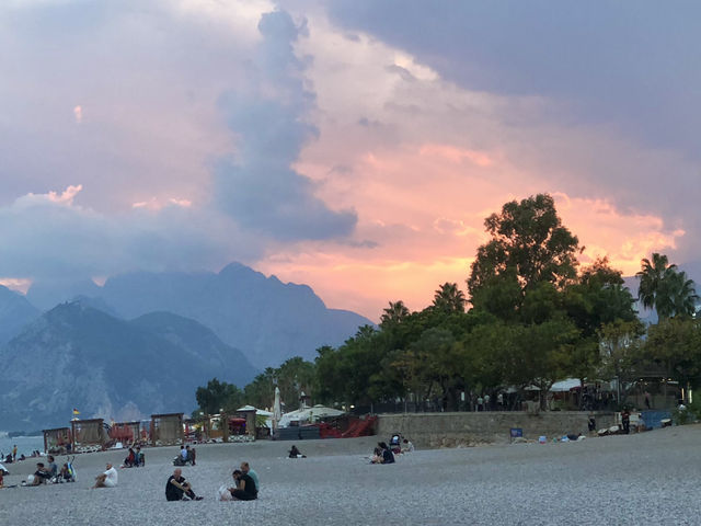 🏖 터키 안탈리아 해변, 지중해의 푸른 빛을 품은 휴양 천국 🏖 터키 안탈리아 해변, 지중해의 푸른 빛을 품은 휴양 천국