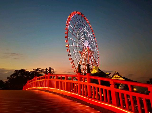 บรรยากาศกลางคืน  Sun Wheel บรรยากาศกลางคืน  Sun Wheel