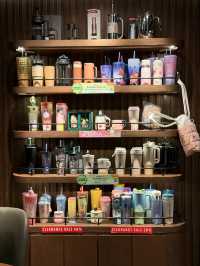 “Starbuck At Emquartier🍵” 