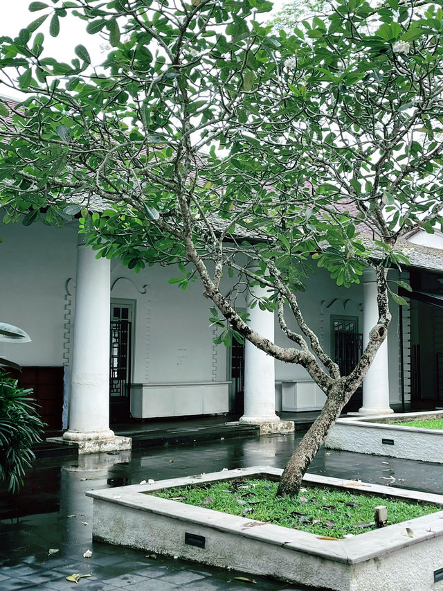 “Discovering Heritage Gems at Kuching Old Courthouse”