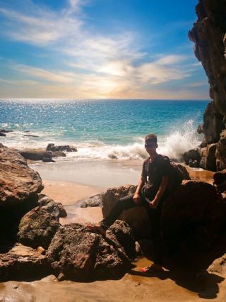🌅 Bohemian Sunsets & Free-Spirited Vibes at Arambol Beach, Goa 🏖️🌴