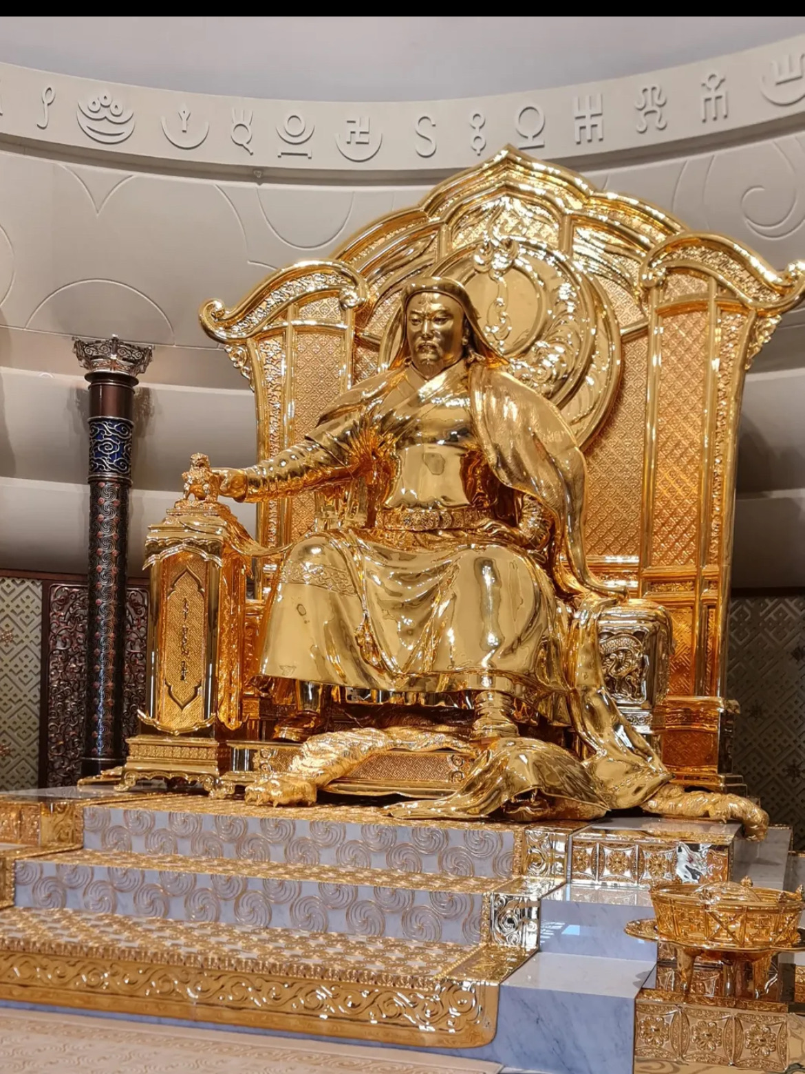 黄金のチンギス・ハーン | Trip.com ウランバートル