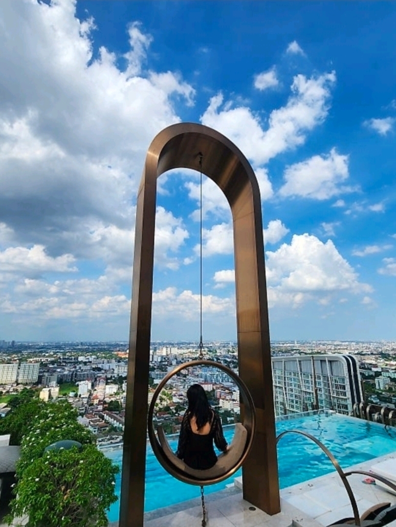  📍 INNSiDE by Meliá Bangkok 🌴

If you're looking for a trendy and hip getaway in Bangkok, you definitely need to save this spot!

✅ Highlights
Rooms: Modernity at its finest with white & wood tones! Super clean and sleek room conditions 🛏️

Pool: The hotel’s true highlight! Snap the shot of a lifetime with city views at the rooftop transparent infinity pool 📸

Breakfast & Dining: Top-tier breakfast from this Spanish brand and a rooftop tapas bar with an incredible vibe 🍷

Location: Just a 3-minute walk from BTS On Nut Station! Perfect accessibility with a local massage street and a large supermarket right across the street 🚉

Pro-tip: The pool is at its best during sunset when the Bangkok skyline turns red! Don't miss out on capturing a thrilling photo with the transparent glass floor as your backdrop!