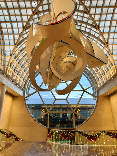 Festive Christmas Welcome at The Ritz-Carlton Lobby | Trip.com