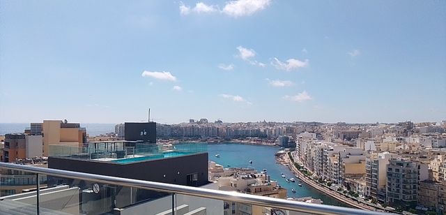 Strategically located, ideal city centre view and plenty of places to visit close by