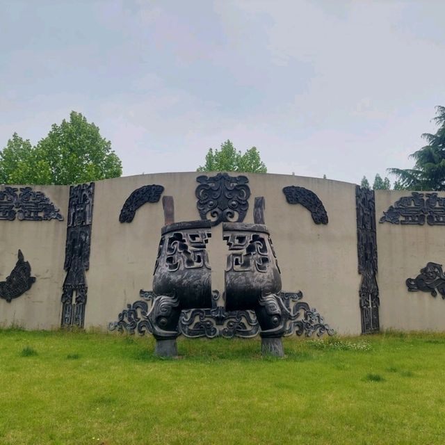 Qingdao, Nice statues