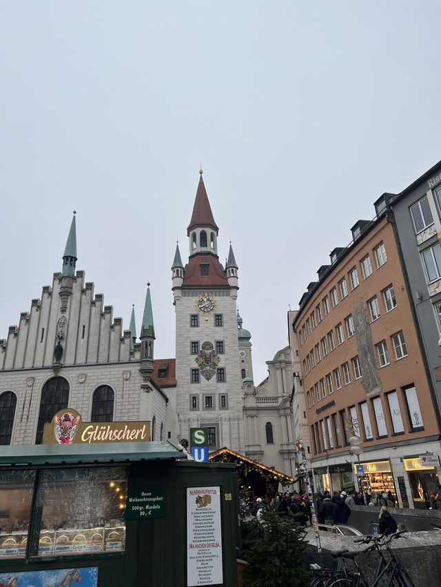 München: Where History Meets Gemütlichkeit 🇩🇪✨