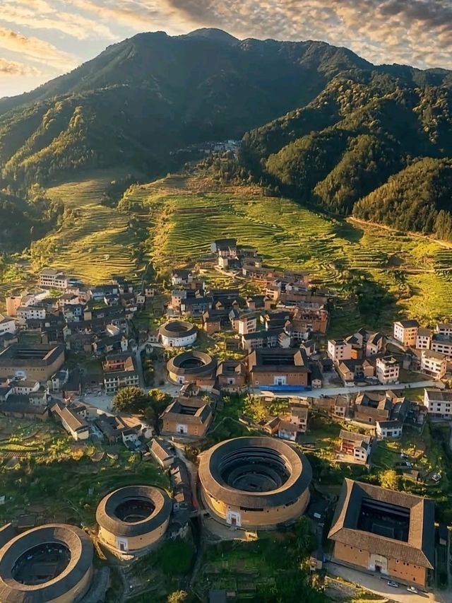 🏯 Where Earth Walls Hold Generations – Fujian Tulou, China