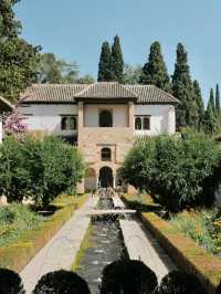 Alhambra: A Dream of Moorish Splendor ✨  