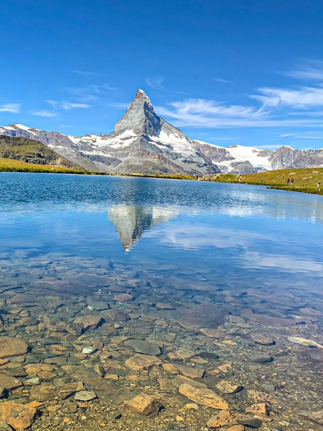 Switzerland – Lake Stellisee & Matterhorn Reflection 