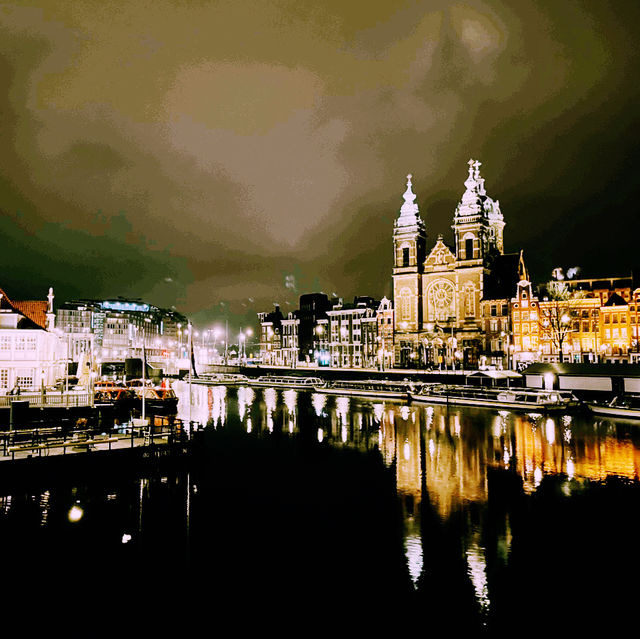 Amsterdam on a Budget: Canals, Culture & Hidden Corners