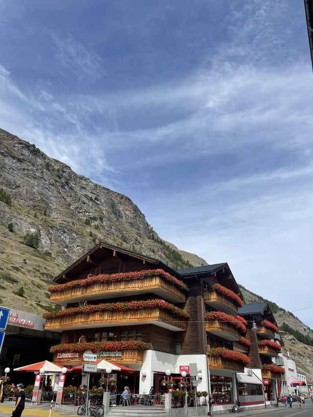 Zermatt: Alpine Majesty & Car-Free Charm 🏔️🚶‍♂️✨