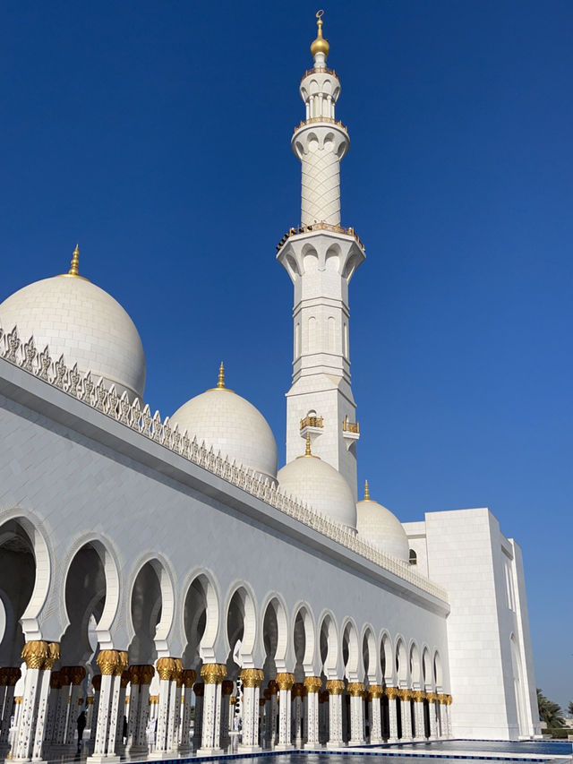 🕌 Sheikh Zayed Grand Mosque – A Marvel of Light & Architecture ✨🌙