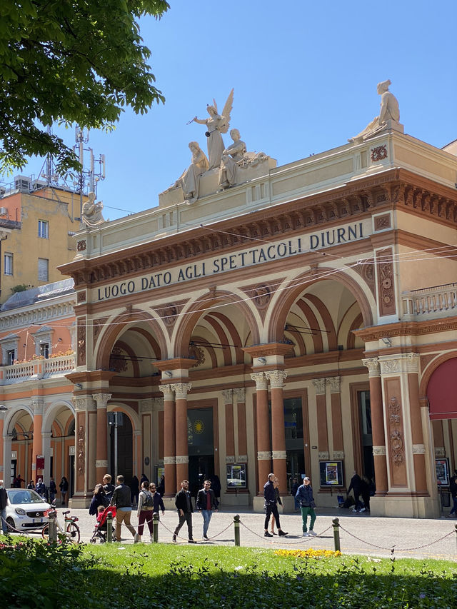 Italy Trip: Bologna Walking Tour around the Old City