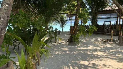 Island Calm Awaits🌴 — traveler post in Thinadhoo