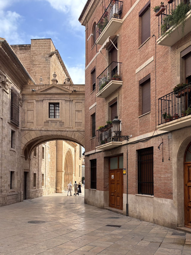 Money-Saving Tip for Historic Cities 🏛️🇪🇸