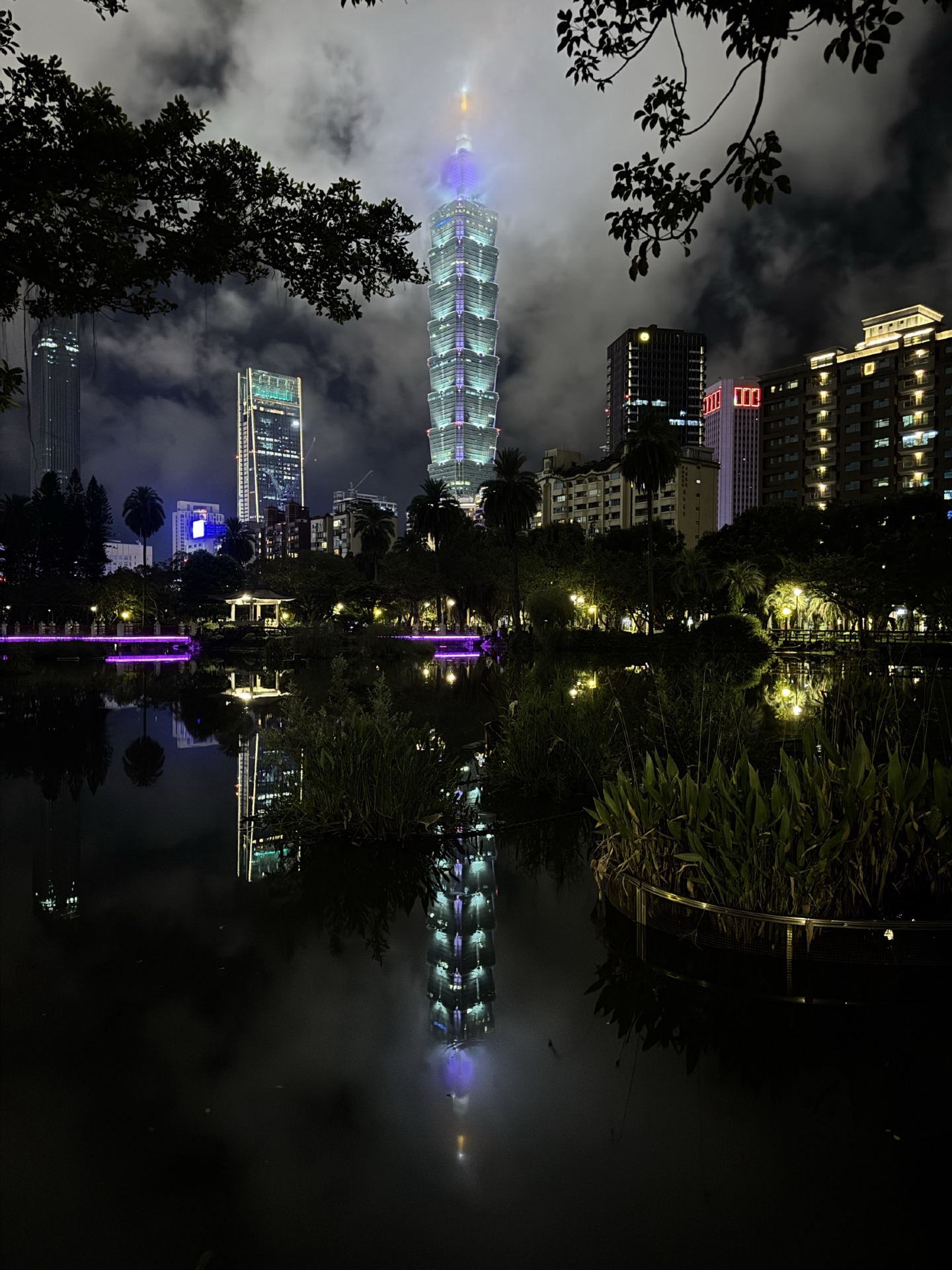 Где сфотографировать небоскреб Taipei 101, не поднимаясь в горы 📸