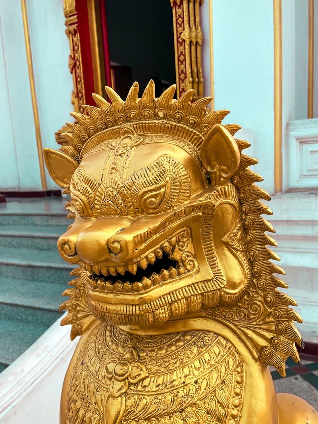 The international temples of Luoyang 